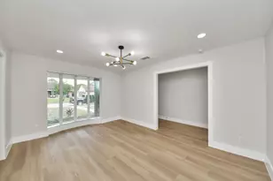 6023 Lattimer Dr, Houston, TX 77035 - Photo 9
