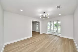 6023 Lattimer Dr, Houston, TX 77035 - Photo 7