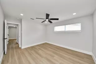 6023 Lattimer Dr, Houston, TX 77035 - Photo 43