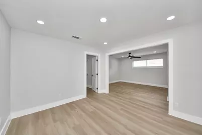 6023 Lattimer Drive, Houston, TX 77035 - Photo 31