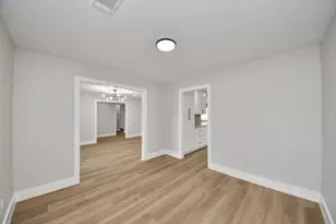 6023 Lattimer Dr, Houston, TX 77035 - Photo 19