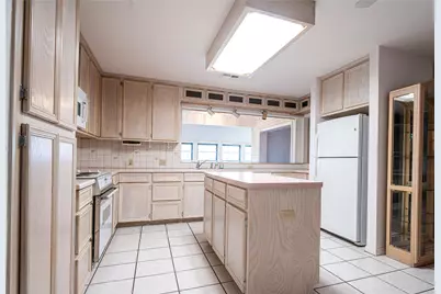 1716 Tara Circle, Texas City, TX 77591 - Photo 9