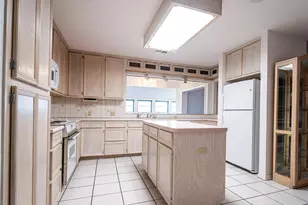1716 Tara Cir, Texas City, TX 77591 - Photo 9
