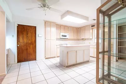 1716 Tara Circle, Texas City, TX 77591 - Photo 7