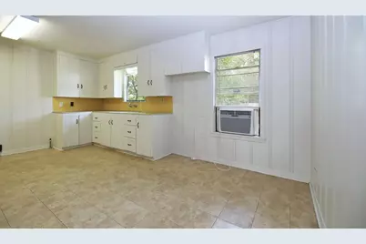 108 W Mink, Willis, TX 77378 - Photo 3
