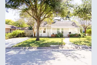 127 Pompano Avenue, Galveston, TX 77550 - Photo 1