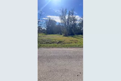 709 E Young Street, Dayton, TX 77535 - Photo 3