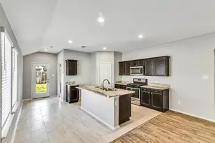 16831 Silent Pines Ct, Conroe, TX 77302 - Photo 9