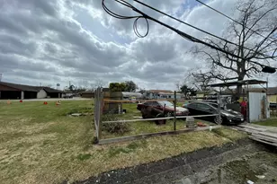 2202 Jones Rd, Baytown, TX 77521 - Photo 7