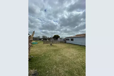 2202 Jones Road, Baytown, TX 77521 - Photo 9