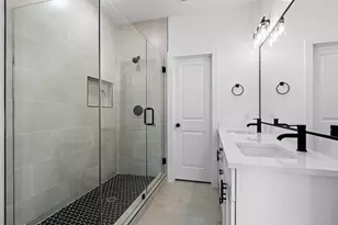 9437 Pembrook St, Houston, TX 77016 - Photo 19