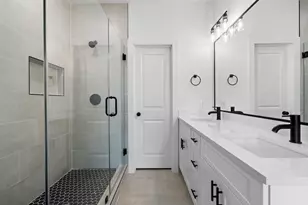 9437 Pembrook St, Houston, TX 77016 - Photo 21