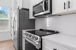 9437 Pembrook St, Houston, TX 77016 - Photo 11