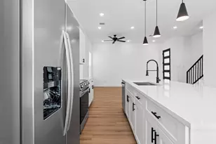 9437 Pembrook St, Houston, TX 77016 - Photo 9