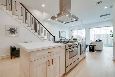 1010 E 26th Street, Houston, TX 77009 - Photo 5
