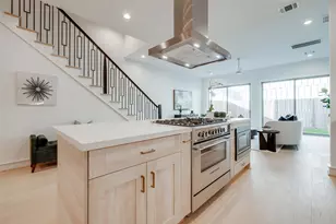 1010 E 26th St, Houston, TX 77009 - Photo 5