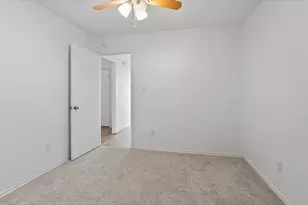 9747 Gulfstream Dr, Conroe, TX 77303 - Photo 9