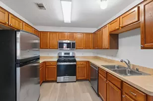 9747 Gulfstream Dr, Conroe, TX 77303 - Photo 5