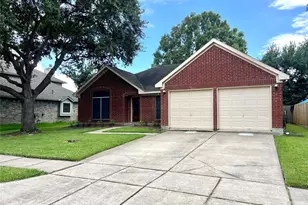 1806 Oakwood Dr E, Pearland, TX 77581 - Photo 3