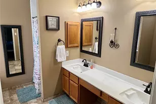 1806 Oakwood Dr E, Pearland, TX 77581 - Photo 17