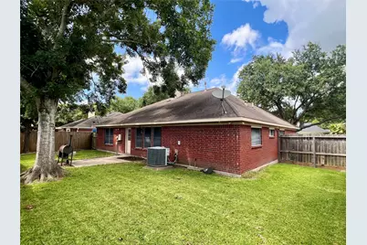 1806 Oak Wood Drive E, Pearland, TX 77581 - Photo 19