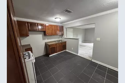 7343 Forrestal Street, Houston, TX 77033 - Photo 3