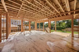 2031 Saxon Dr, Houston, TX 77018 - Photo 5