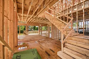 2031 Saxon Dr, Houston, TX 77018 - Photo 3
