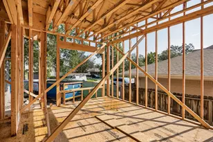 2031 Saxon Dr, Houston, TX 77018 - Photo 11