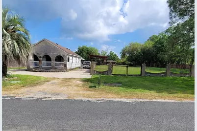 3710 19th Street N, Texas City, TX 77590 - Photo 3