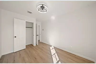 11059 Vailview Drive, Houston, TX 77016 - Photo 11