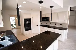 14811 Delbarton Dr, Houston, TX 77083 - Photo 11