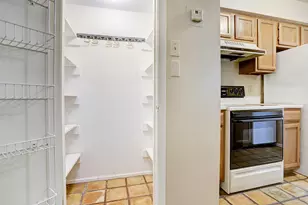 305 Avondale St, Houston, TX 77006 - Photo 5