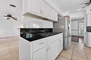 10309 Ivyridge Rd, Houston, TX 77043 - Photo 21