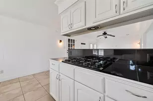 10309 Ivyridge Rd, Houston, TX 77043 - Photo 23