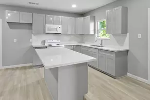 660 Redwood St, Kountze, TX 77625 - Photo 9