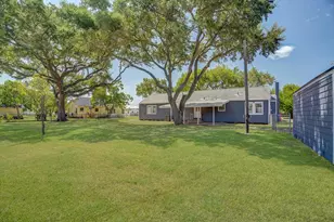 1114 W 5th St, Freeport, TX 77541 - Photo 37