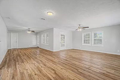 1114 W 5th Street, Freeport, TX 77541 - Photo 5