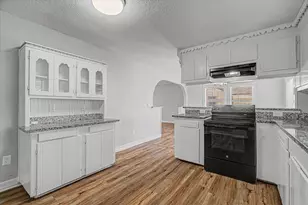 1114 W 5th St, Freeport, TX 77541 - Photo 17