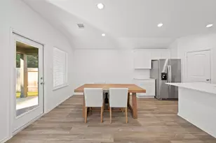 210 Bella Wy, Pinehurst, TX 77362 - Photo 9