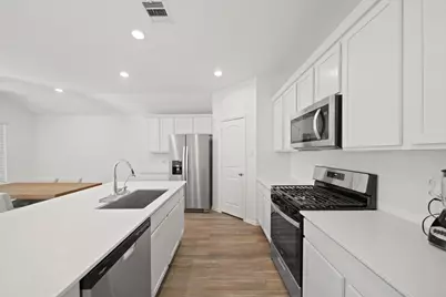 210 Bella Way, Pinehurst, TX 77362 - Photo 7