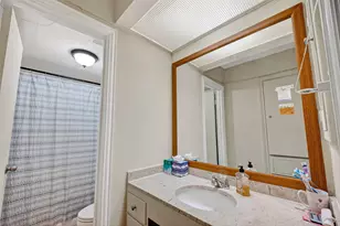 2600 Bellefontaine St Apt D24, Houston, TX 77025 - Photo 27
