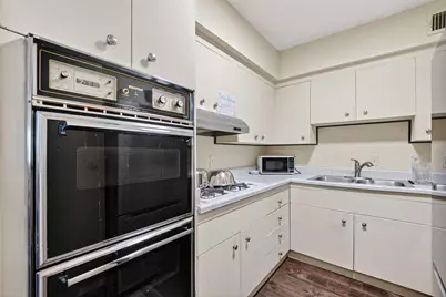 2600 Bellefontaine St Apt D24, Houston, TX 77025 - Photo 15