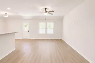11760 Whirlaway Dr, Willis, TX 77318 - Photo 7