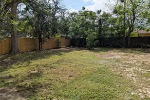 5737 Alvarado Dr, Houston, TX 77035 - Photo 11
