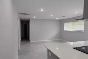 5737 Alvarado Dr, Houston, TX 77035 - Photo 3