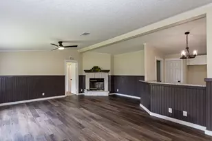 10023 S Country Dr, Alvin, TX 77511 - Photo 13