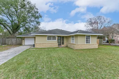 405 N Burnett Drive, Baytown, TX 77520 - Photo 1