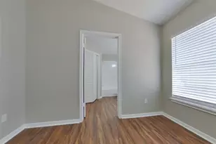 3130 Kelling St, Houston, TX 77045 - Photo 9