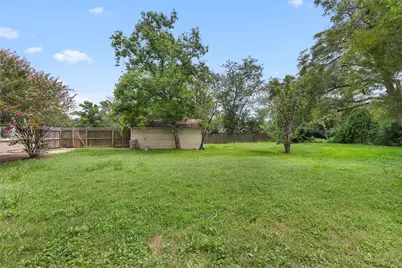 709 Burleson Street, Brenham, TX 77833 - Photo 17